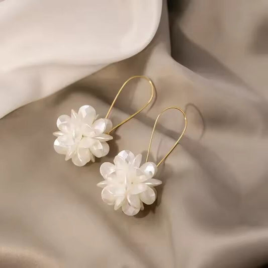 Women's Pearl Petal Ball Earrings Fashion Trend Long Flower Ball Earrings DIY Geometric Ear Buckle Party Holiday Jewelry Gifts